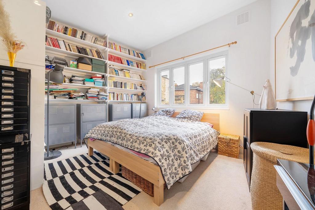 Bedroom 2.JPG