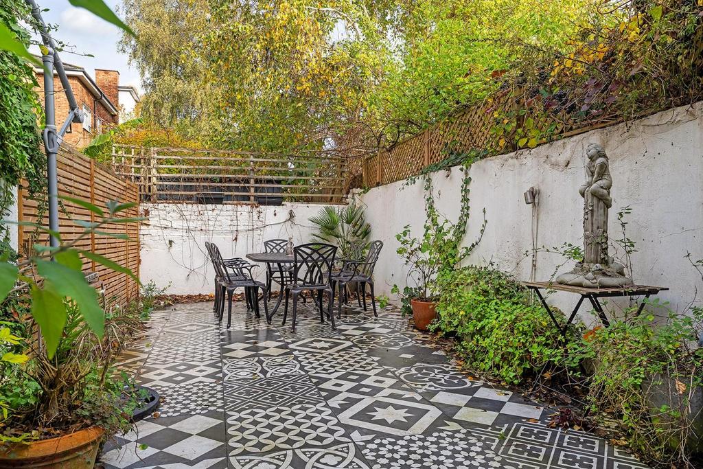 Garden (2).JPG