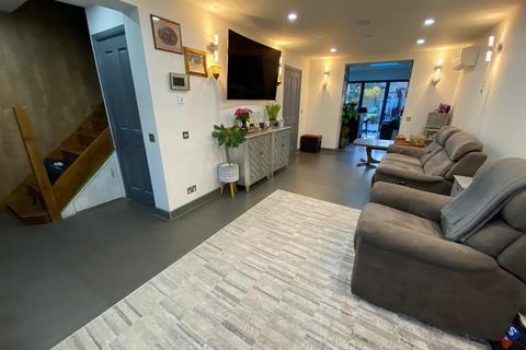 3 bedroom terraced house for sale, Alibon Road, Dagenham