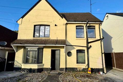 undefined, Dunstable Road, Luton, Bedfordshire