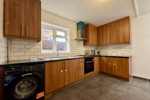 undefined, Dunstable Road, Luton, Bedfordshire