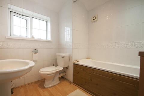 10 Morley Close, Slough, SL3 8DN