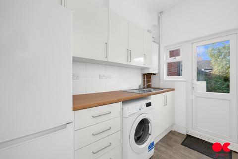 3 bedroom end of terrace house for sale, Wall End Road, East Ham E6