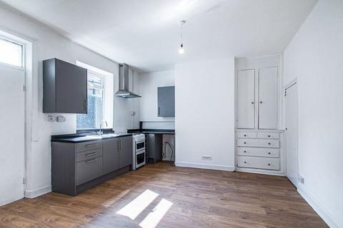 3 bedroom end of terrace house for sale, Ackroyd Street, Leeds LS27