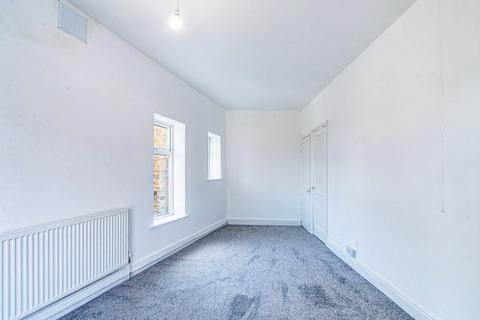 3 bedroom end of terrace house for sale, Ackroyd Street, Leeds LS27