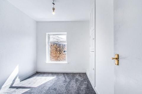 3 bedroom end of terrace house for sale, Ackroyd Street, Leeds LS27