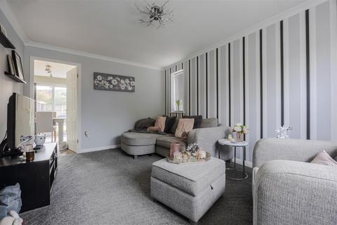 3 bedroom semi-detached house for sale, Tulip Road, Scunthorpe