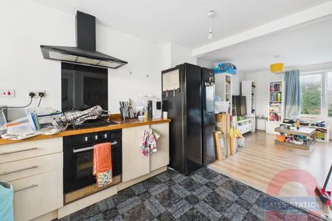 undefined, Colchester Avenue, Penylan, Cardiff, Cardiff, CF23 9AW