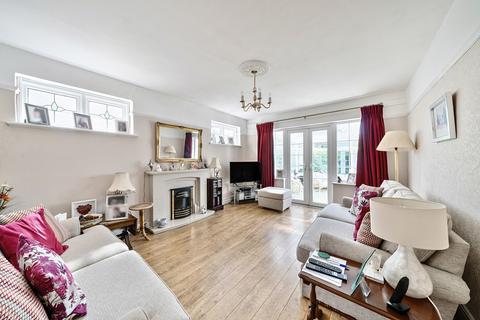 19 West Hatch Manor, Ruislip, HA4 8QX