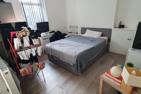 4 bedroom house to rent, 6 Minister Street