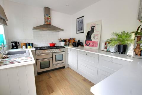2 bedroom detached bungalow for sale, Bitterne, Southampton