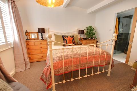 2 bedroom detached bungalow for sale, Bitterne, Southampton