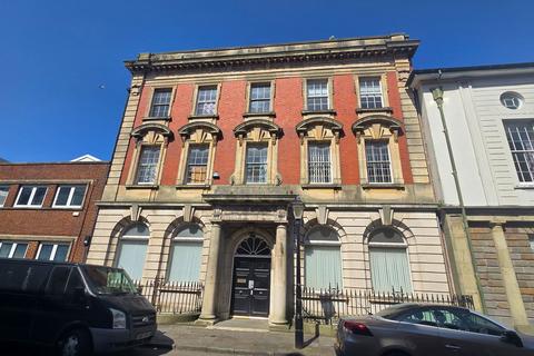 1 bedroom maisonette to rent, Pier Street, Swansea, SA1 1RY