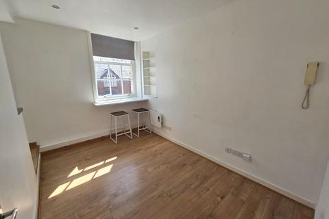 1 bedroom maisonette to rent, Pier Street, Swansea, SA1 1RY