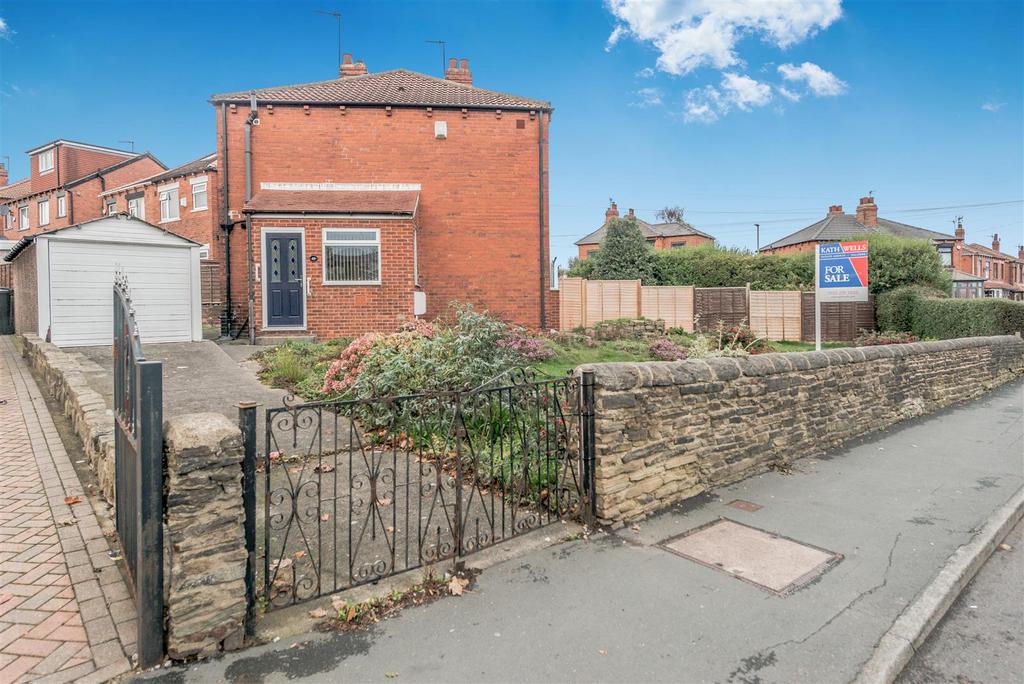 Off Street Parking / Driveway / Garage: