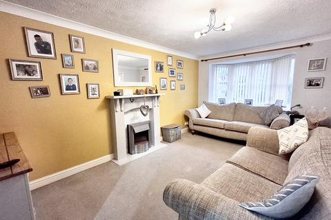 12 Berkeley Drive, Bourne, PE10 9TR