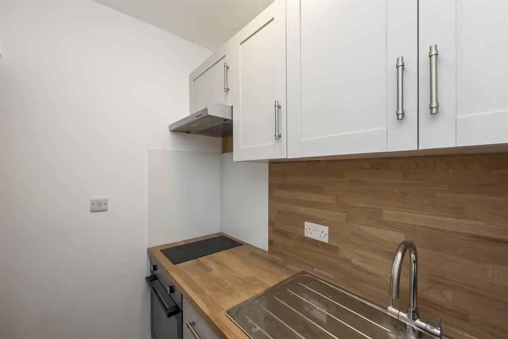 Burlington Street 10, Basement Flat-009.JPG