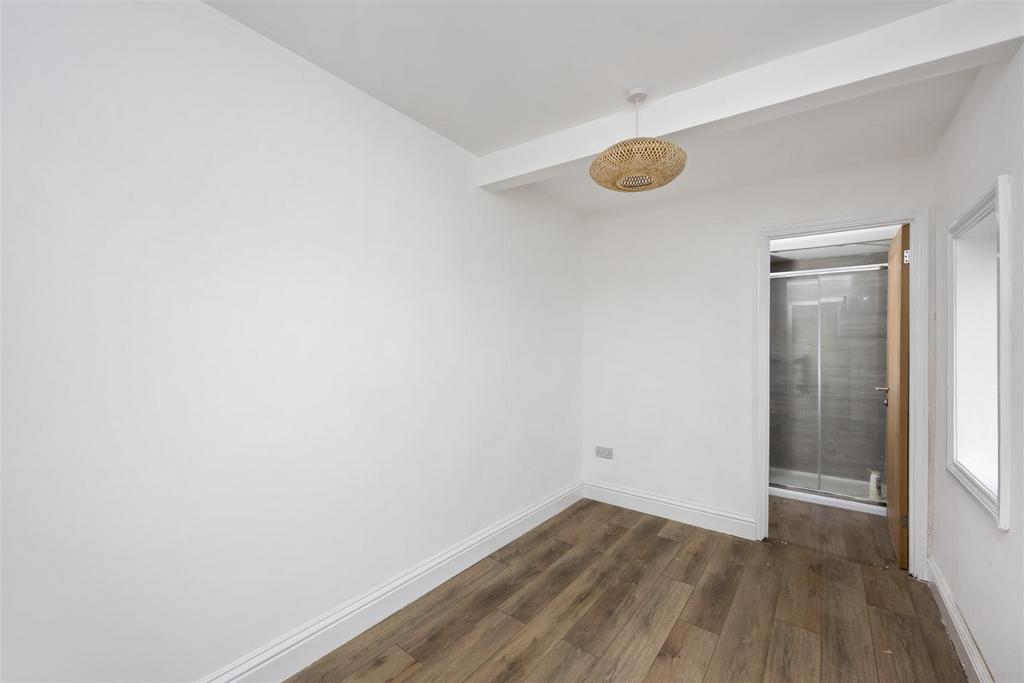 Burlington Street 10, Basement Flat-011.JPG