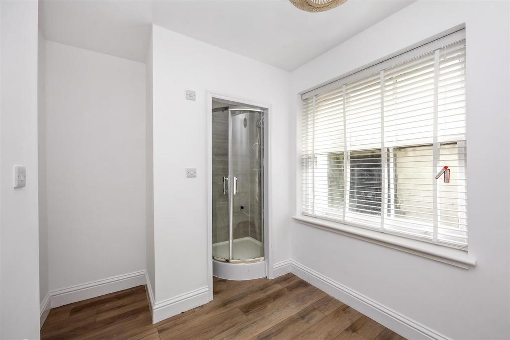 Burlington Street 10, Basement Flat-002.JPG