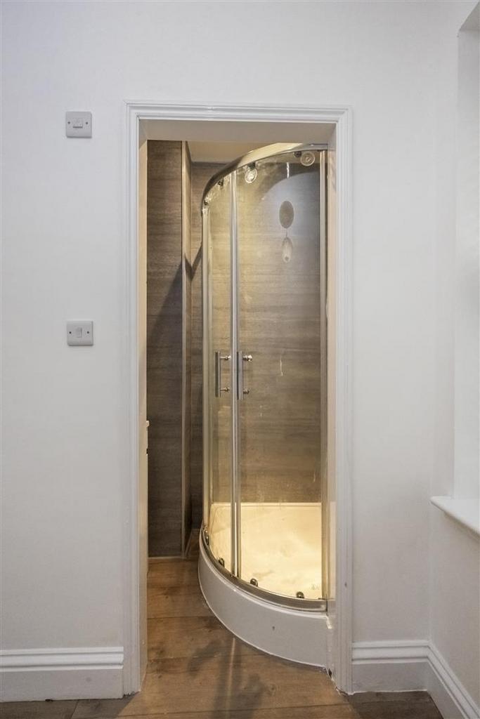 Burlington Street 10, Basement Flat-003.JPG
