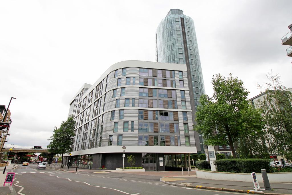 1 bed flat to rent Westgate House, Brentford TW8