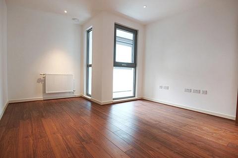 1 bedroom flat to rent, Westgate House, TW8
