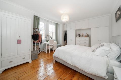 undefined, Winchester Road, St Margarets TW1