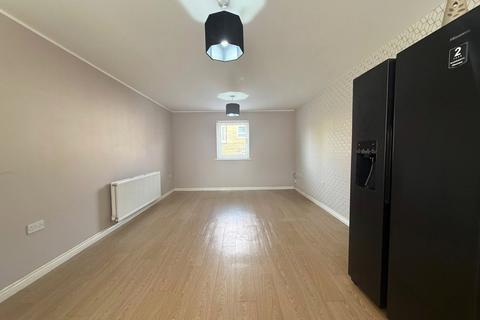 2 bedroom apartment to rent, Santa Cruz Avenue, Newton Leys