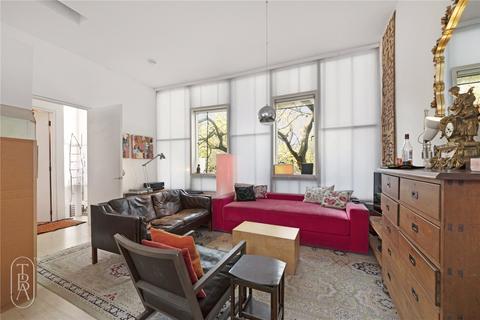 undefined, Trafalgar Mews, London, E9