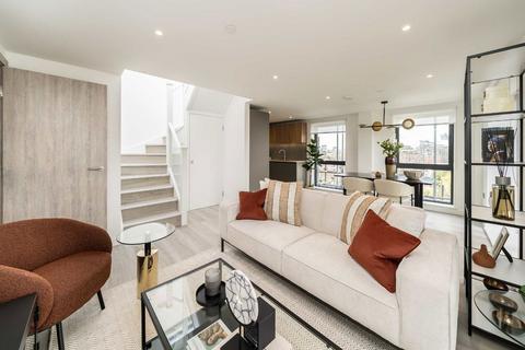 Plough Road, Battersea SW11