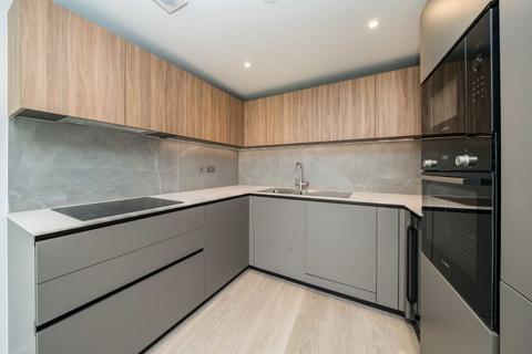 2 bedroom flat for sale, Plough Road, Battersea SW11