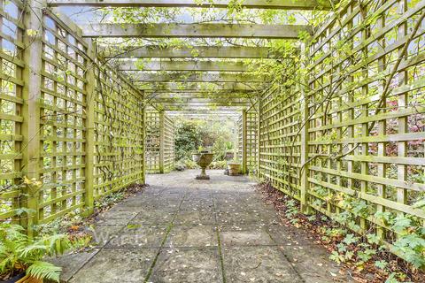 4 bedroom detached house for sale, Shoreham Lane, Tenterden TN30