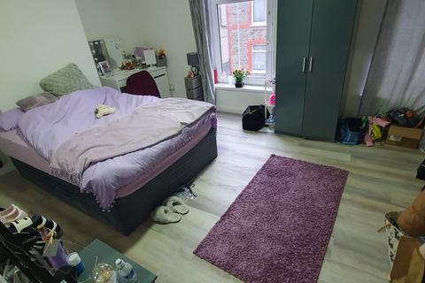 4 bedroom house to rent, 8 Letty Street