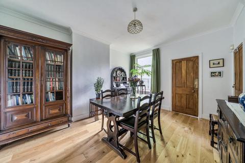 undefined, Lansdowne Road,  Hounslow,  TW3