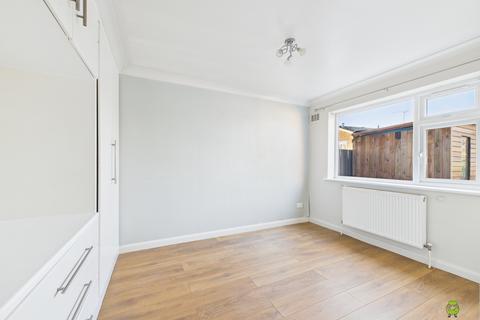 2 bedroom ground floor maisonette to rent, Lessness Park, Belvedere, Kent, DA17