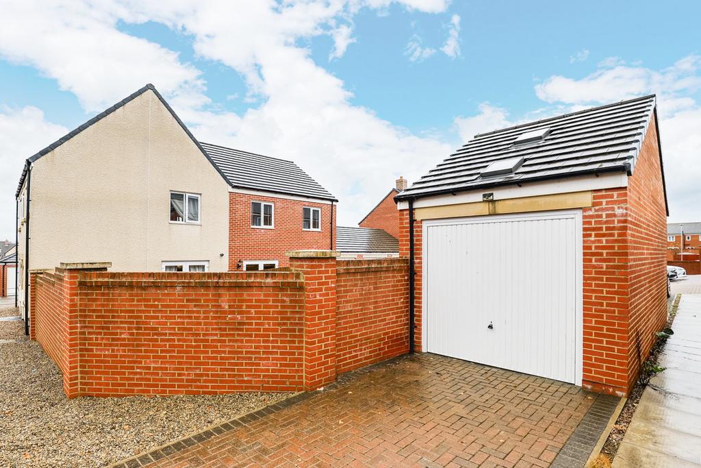 Detached Garage