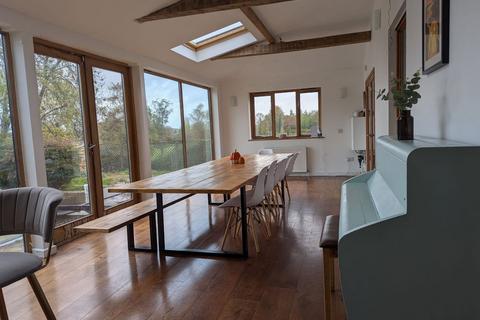 6 bedroom detached house to rent, Bridgwater Road, Winscombe