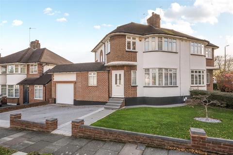 3 bedroom semi-detached house for sale, Hawthorne Close, Petts Wood