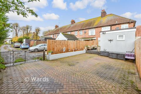 3 bedroom end of terrace house for sale, Dymchurch Road, Hythe CT21
