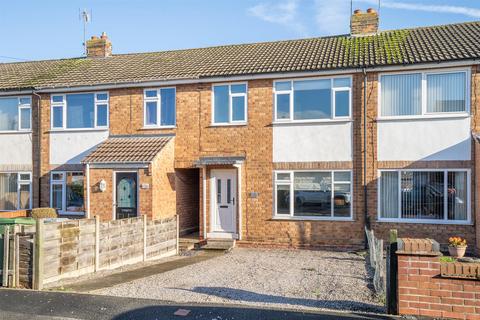 3 bedroom terraced house to rent, Moorland Road, York