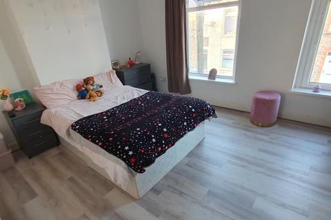 4 bedroom house to rent, 19 Daniel Street