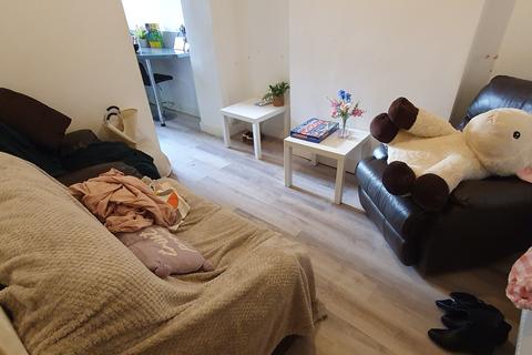 4 bedroom house to rent, 19 Daniel Street