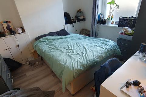 4 bedroom house to rent, 19 Daniel Street