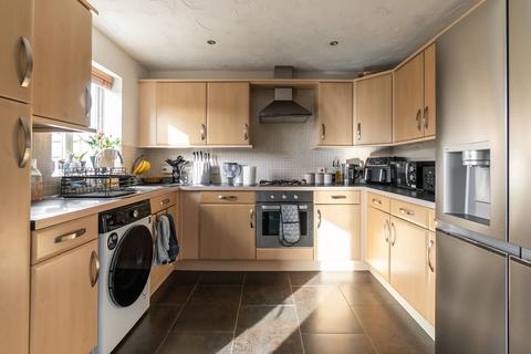 4 bedroom semi-detached house for sale, Erringtons Close, Oadby, LE2