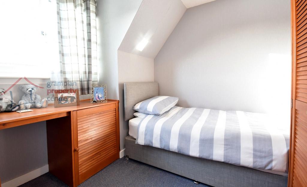 Bed 3 .JPG
