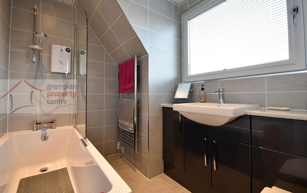 Bathroom.JPG