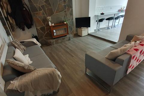 4 bedroom house to rent, 63 Cathays Terrace