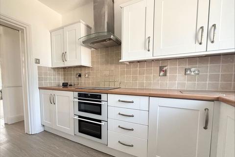 3 bedroom terraced house for sale, Ashford Road, Redhill