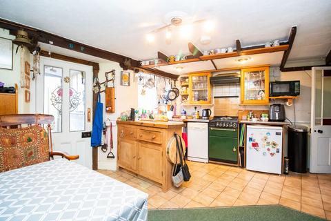 4 bedroom end of terrace house for sale, West Street, Banwell
