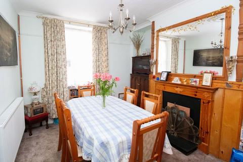 4 bedroom end of terrace house for sale, West Street, Banwell